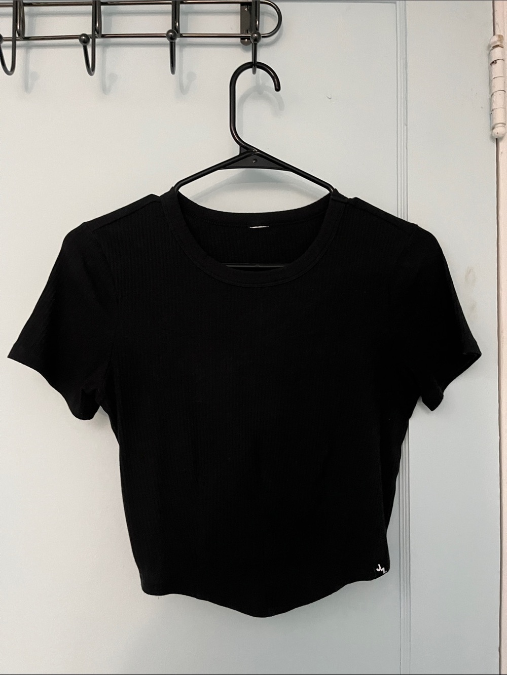 Women’s Black Ribbed Short Sleeve Cropped Tee